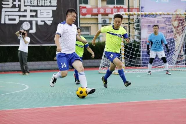 周琦18分首钢大胜浙江 齐麟30+11新疆力克四川