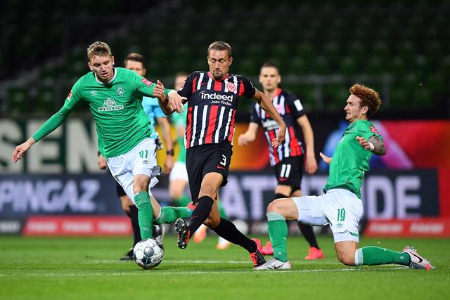 詹姆斯23+4+9浓眉21+12 湖人大胜送猛龙14连败