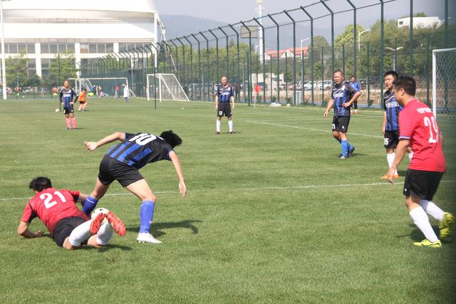 记者谈老佛爷金球奖言论：他患有梅西恐惧症