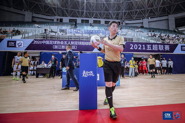 雷迪克公布湖人新赛季首发阵容：詹眉拉里八村